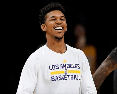 加蓬足协：奥巴梅扬左大腿后侧受伤，将缺席与喀麦隆的揭幕战（加蓬足协通报：奥巴梅扬左大腿后侧受伤，无缘对喀麦隆的揭幕战）