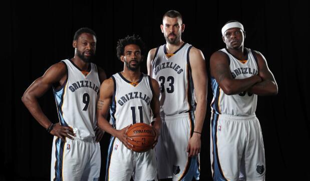 意超杯前瞻：那不勒斯心理处下风，博洛尼亚伤兵满营顾此失彼（意超杯前瞻：那不勒斯心态被动，博洛尼亚伤病缠身难兼顾）