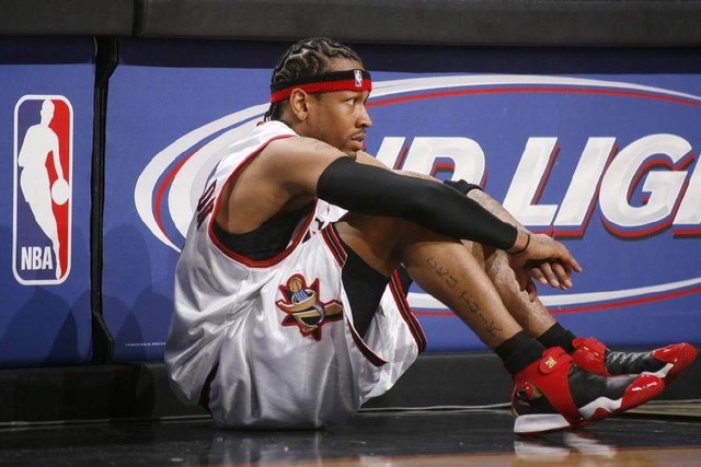 米兰冬奥会男子冰壶落选赛中国男队以7-2大胜新西兰队（米兰冬奥会男冰壶落选赛：中国队7比2大胜新西兰）