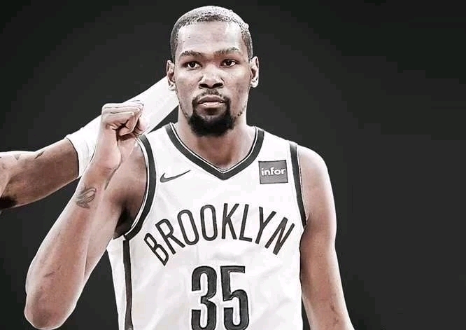 较上劲了！谢泼德上篮得分里夫斯三分回应 随后两人又对投三分打铁（火药味上来了！谢泼德上篮取分 里夫斯三分回敬 随后两人对飙三分均打铁）