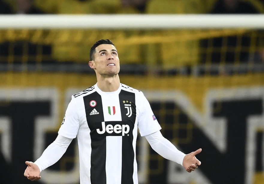 不只“空降”齐达内，腾讯还在“传奇现场”带来了新惊喜（齐达内空降只是开始，腾讯在“传奇现场”惊喜加码）