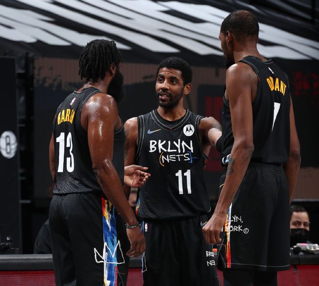 回应嘲讽，巴列卡诺主席：C罗梅西都没有抱怨过我们的更衣室（反击嘲讽！巴列卡诺主席：C罗、梅西从未抱怨我们的更衣室）