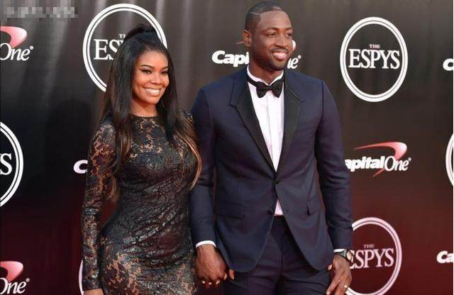 对土耳其后拒绝与边裁握手？德拉富恩特：我想道歉，不应这样（战土耳其后被指拒与边裁握手？德拉富恩特致歉：不该如此）