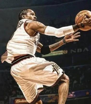 辽媒：老将杨健很可能已完成他代表辽宁铁人效力的谢幕战（辽媒：老将杨健或已上演代表辽宁铁人的最后一战）