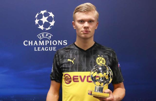 暗示续约还是离队？刘洋晒与瓦科互换球衣照片（续约抑或离队？刘洋晒与瓦科交换球衣照）