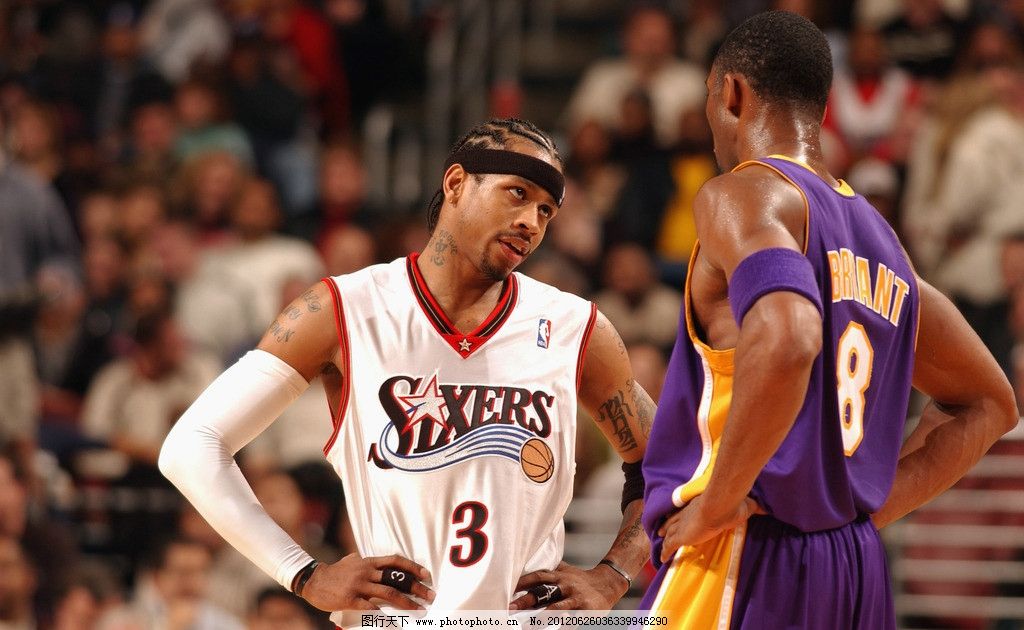 TA：旗帜与歌声并行，球迷组织让曼联主场再度鲜活（TA：旗海与歌浪齐起，球迷组织重焕曼联主场活力）