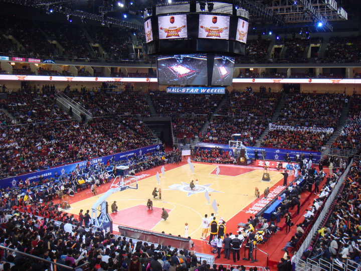 勇士领先11分被爵士逆转，库里甩锅球队防守，不提最后两投不中（勇士11分优势遭爵士翻盘，库里将责任指向防守，避谈末节两投不中）