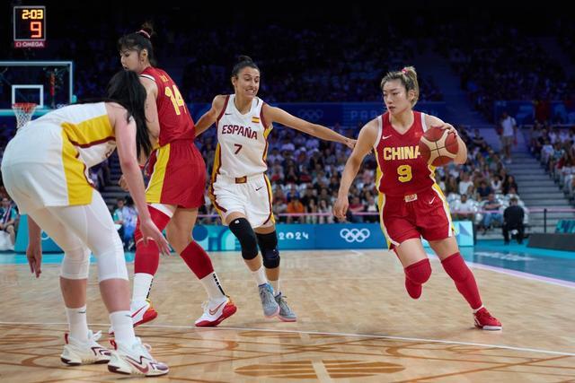 少踢178场比赛！哈兰德曼城进球数超越C罗曼联时期总进球（哈兰德在曼城的进球已超越C罗曼联时期，总共少踢178场）