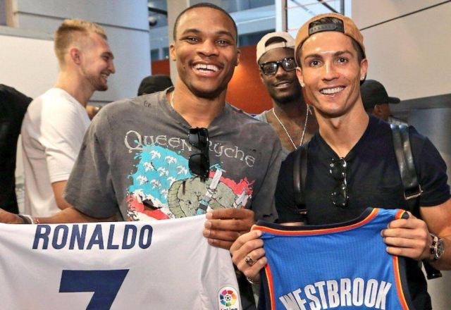 加时赛独得18分！约基奇成历史第一人，全场56+16+15，震铄古今（加时赛砍18分，约基奇登顶史上第一，56+16+15封神之战）