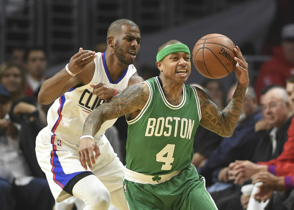 伤愈回归，三笘薰重返球场进行单独训练（三笘薰伤愈复出 重返球场展开个人训练）