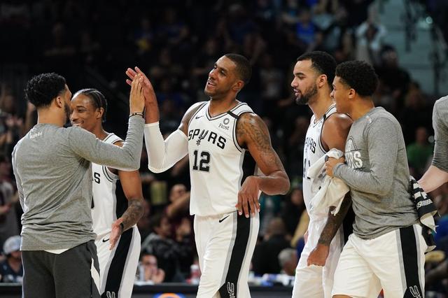 CBA比赛精彩瞬间：深圳队绝杀广东,（CBA压哨绝杀：深圳力克广东）