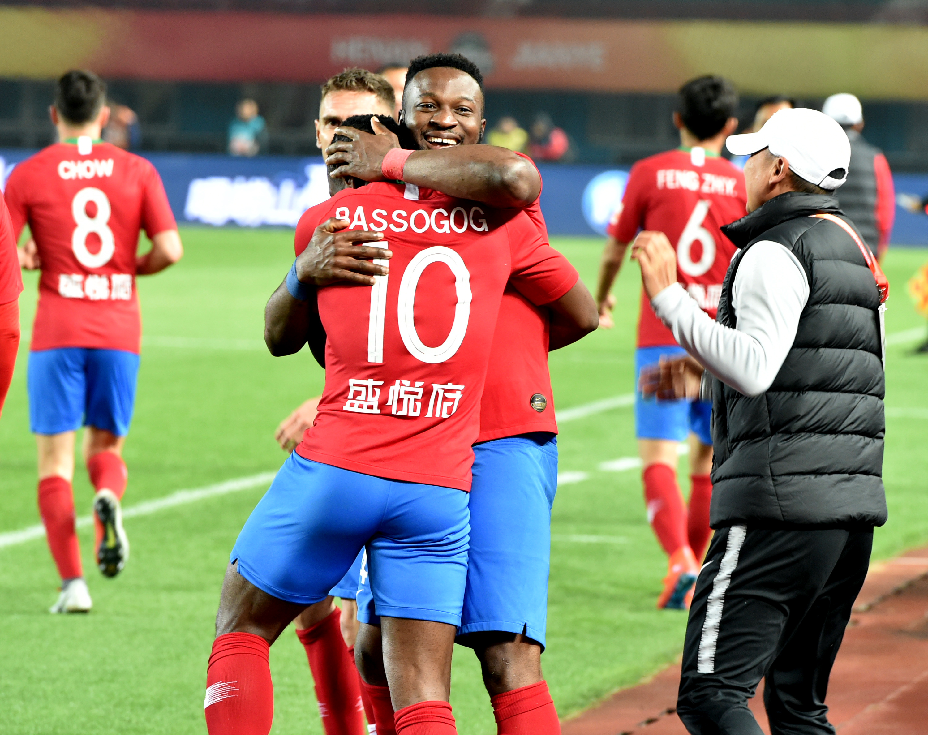 中超：北京国安3-2击败深圳队（中超焦点战：北京国安3比2力克深圳队）