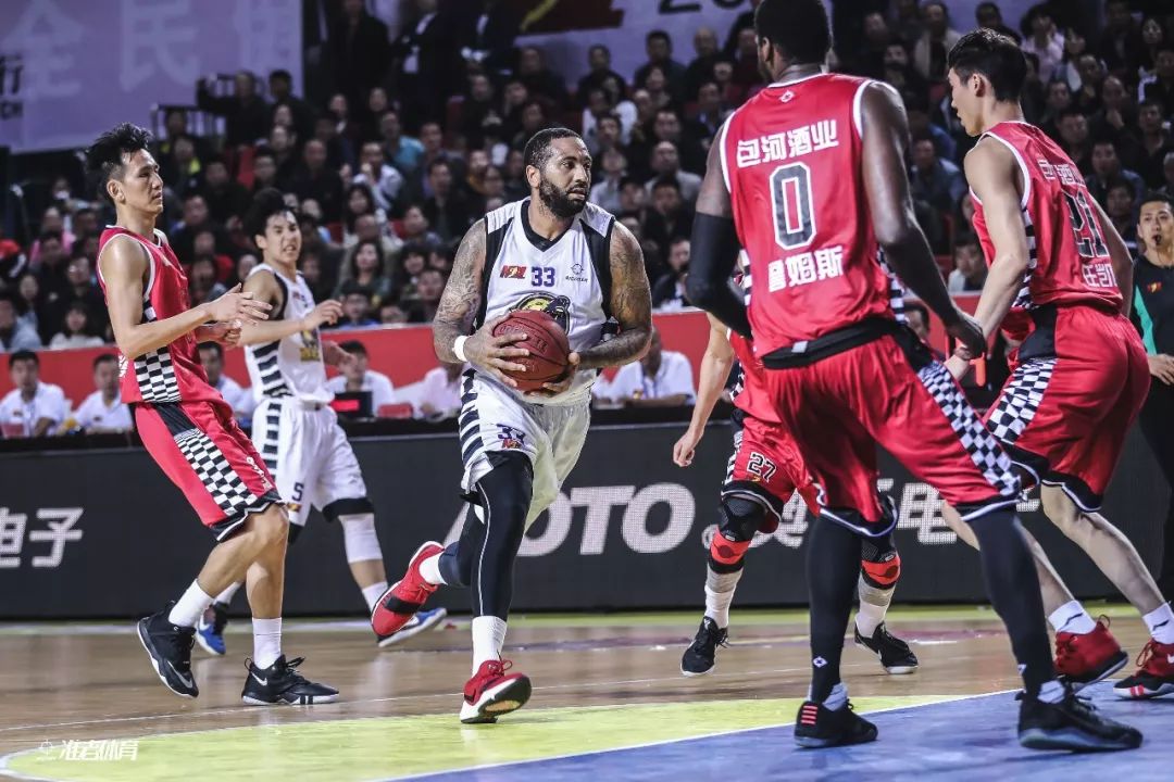 开拓者vs灰熊前瞻：杨瀚森能否登场引关注，莫兰特出战成疑（开拓者对阵灰熊前瞻：杨瀚森出场成看点，莫兰特出战存疑）